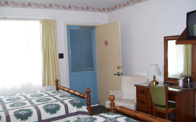 Parkway Inn