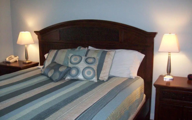 Colonels Suites