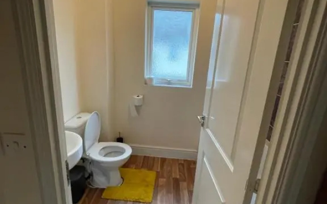 Holiday Home In Cardiff. Sleeps 6