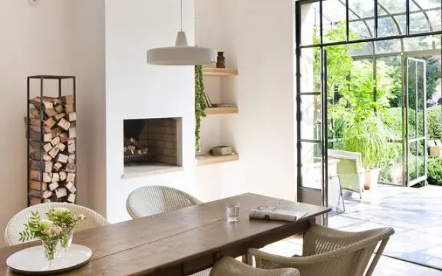 Jacquemine Luxury Guesthouse and Art Gallery