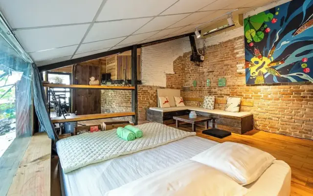 HoLo Bato SaiGon - Serviced HomeStay