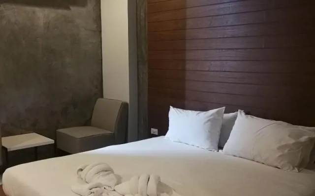 Merdelong Hotel