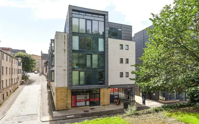 Student Only Panmure Court