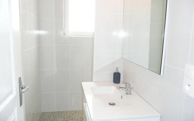 Apartment in Lilia Near Kastell Ac"h Strand