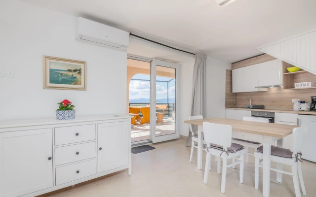 Awesome Home in Dobrinj With Wifi and 2 Bedrooms