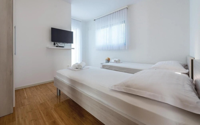 Beautiful Home in Razanj With Wifi and 3 Bedrooms