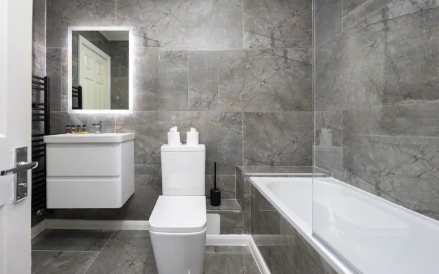 Central Brighton Marina - Apartment - Sleeps 4