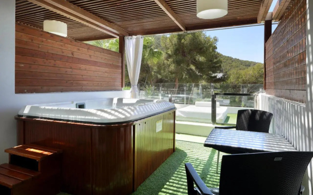 Palladium Hotel Cala Llonga - Adults Only