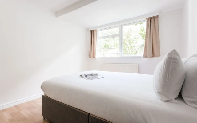 2 Bedroom Flat In Hammersmith Near The Thames