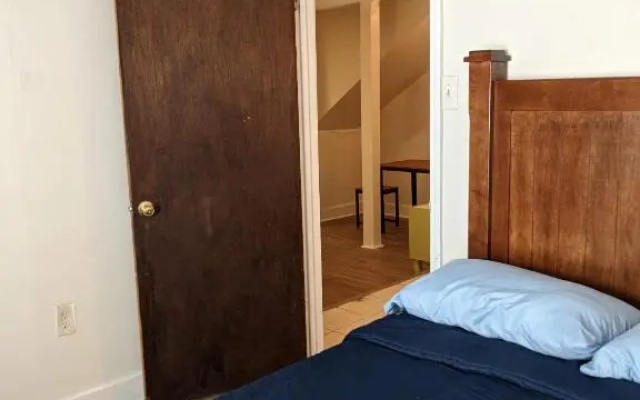 HISTORIC HILL APT2 (Downstairs)