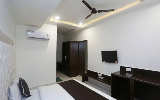 OYO 18422 Central Grand