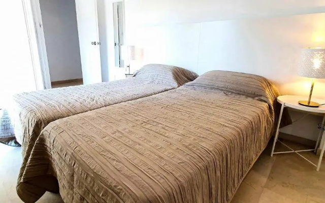SKOL 233. Wonderful Two Bedroom Apartment in Marbella Center.
