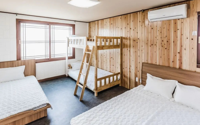 Jejucloudy Field House Pension