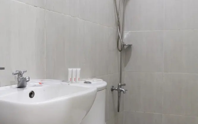Circle-b Apartelle & Suites