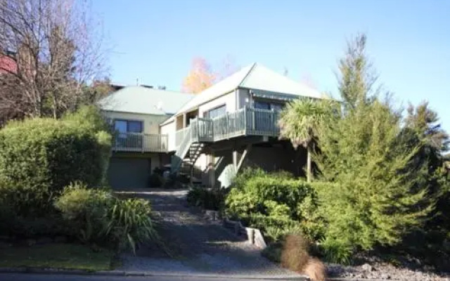 17 Alpine Avenue