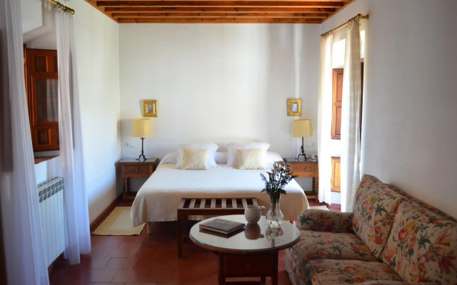 Santa Isabel la Real Hotel
