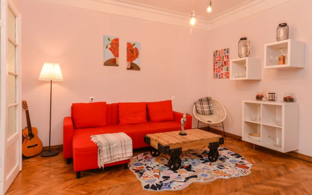 FM Deluxe 2-BDR Apartment - La La Land