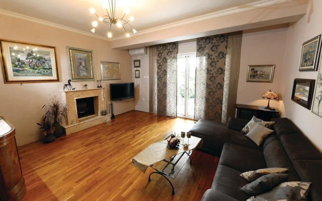 Amazing Home in Cavle With Wifi and 3 Bedrooms