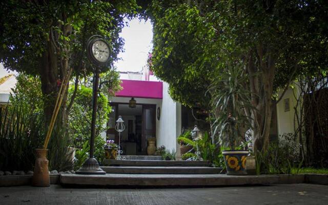 Отель Hostal Cuija Coyoacan Мексика, Мехико - отзывы, цены и фото номеров - забронировать отель Hostal Cuija Coyoacan онлайн вид на фасад