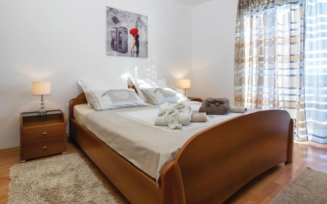 Amazing Home in Omis With Sauna, Wifi and 6 Bedrooms