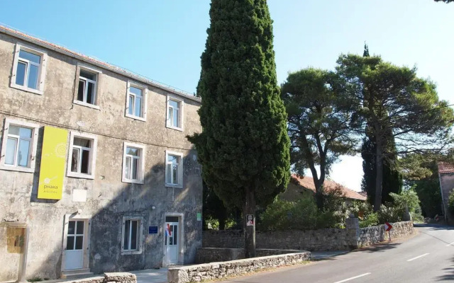 Phara Hostel