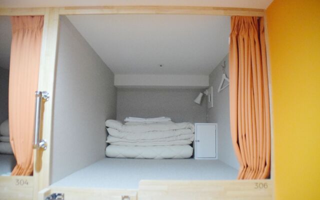 Hostel Anchorage Кобе комната для гостей