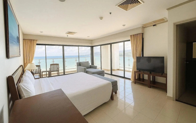 Patong Beachfront Tower 3 BR Penthouse