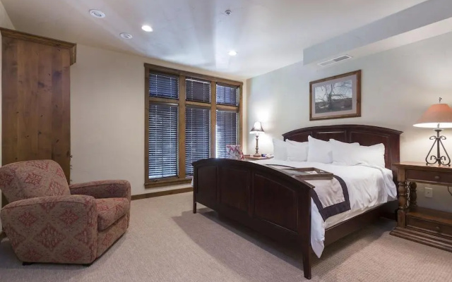 Silver Baron Lodge