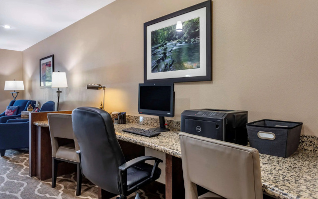 Comfort Suites Manchester near Arnold AFB