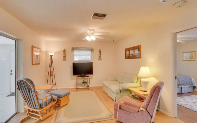 Bokeelia Retreat - Fishing Docks & Canals Nearby!