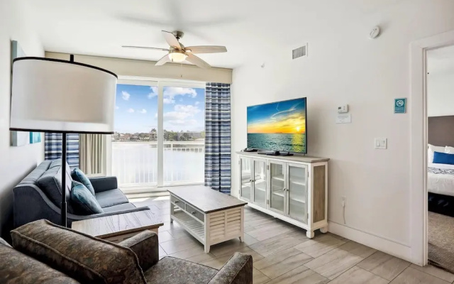 Oceana 305 East