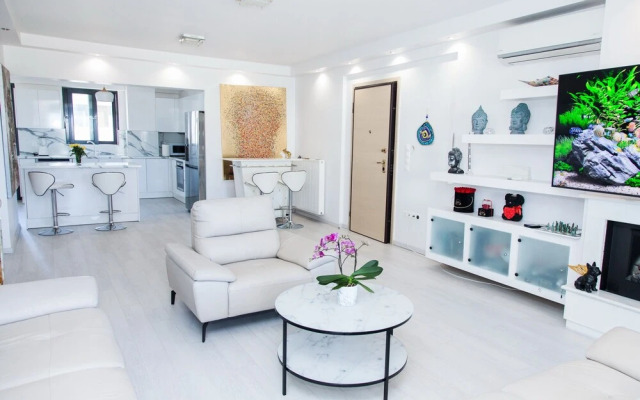 Luxury Apt in the center of Glyfada