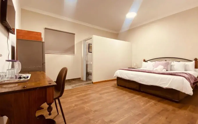 Adhara Hotel