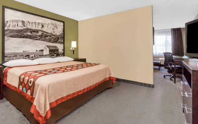 Super 8 by Wyndham LaGrande