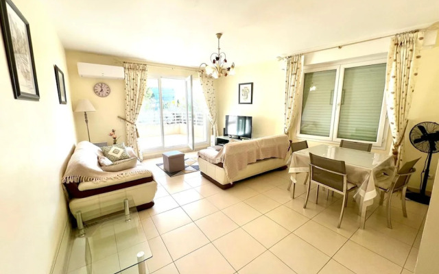 3 pi ces Terrasse et Parking A2b237