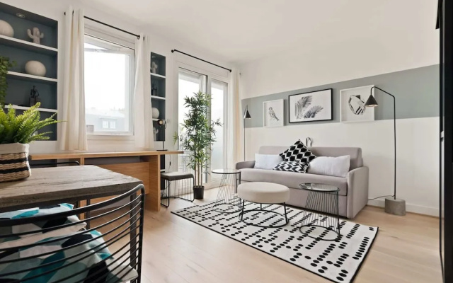 Chic Apartment Near the Champs-elysées