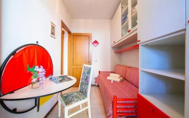Lella Apartment Front Beach Garda lake