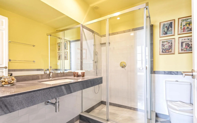 Magnificent apartment in the heart of Seville. San Laureano VI