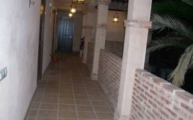Отель La Venta del Arriero вид на фасад