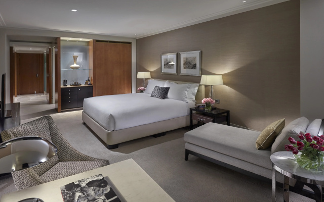 Crown Towers Hotel
