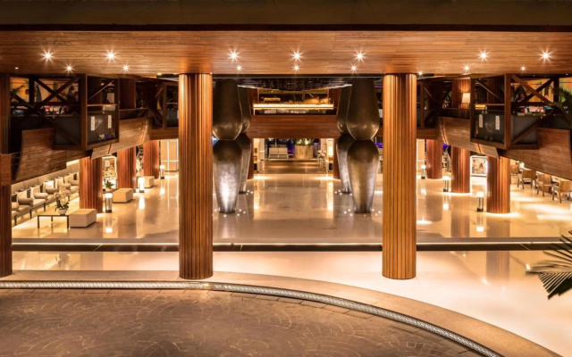 Double-Six Luxury Hotel