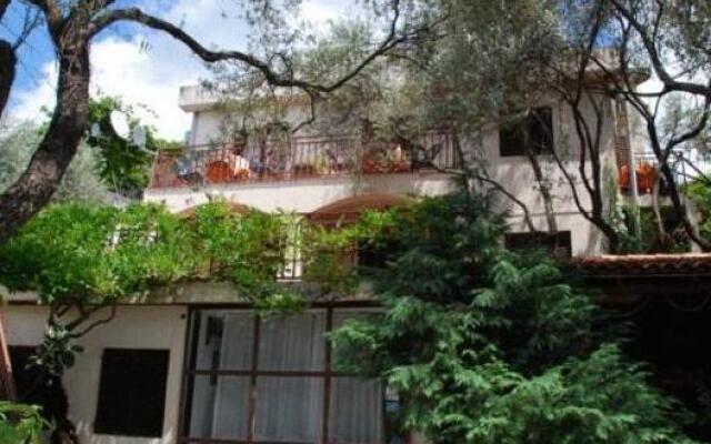 Отель Elena Guest House Пржно вид на фасад