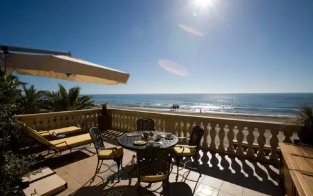 Sunny Dom Holiday Villa