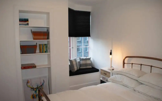 Authentic Homely 1 Bedroom Apartment on the Royal Mile