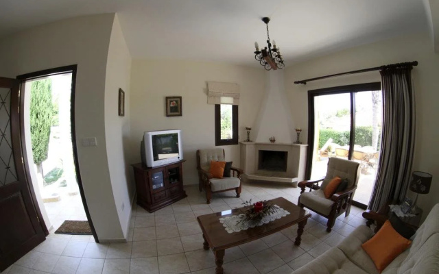 Eve Pissouri Soultanina Villa