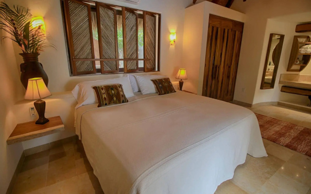 The Inn at Manzanillo Bay