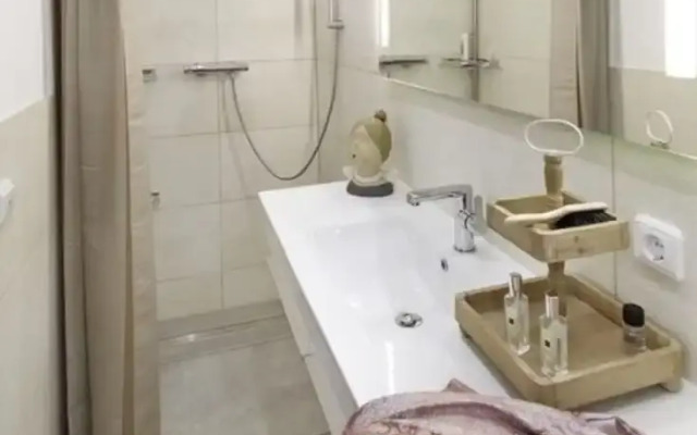 Modern Apartment Near Centre