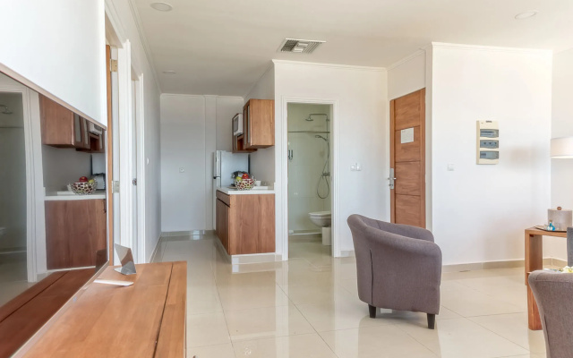 Отель Majestic City Suites & Beach