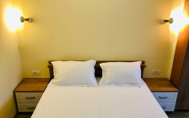 Ultra-central apart -3 ROOMS- Cathedral view VIC3