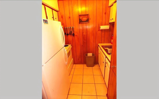 2nd floor Pompano Condo Near Beach by Redawning